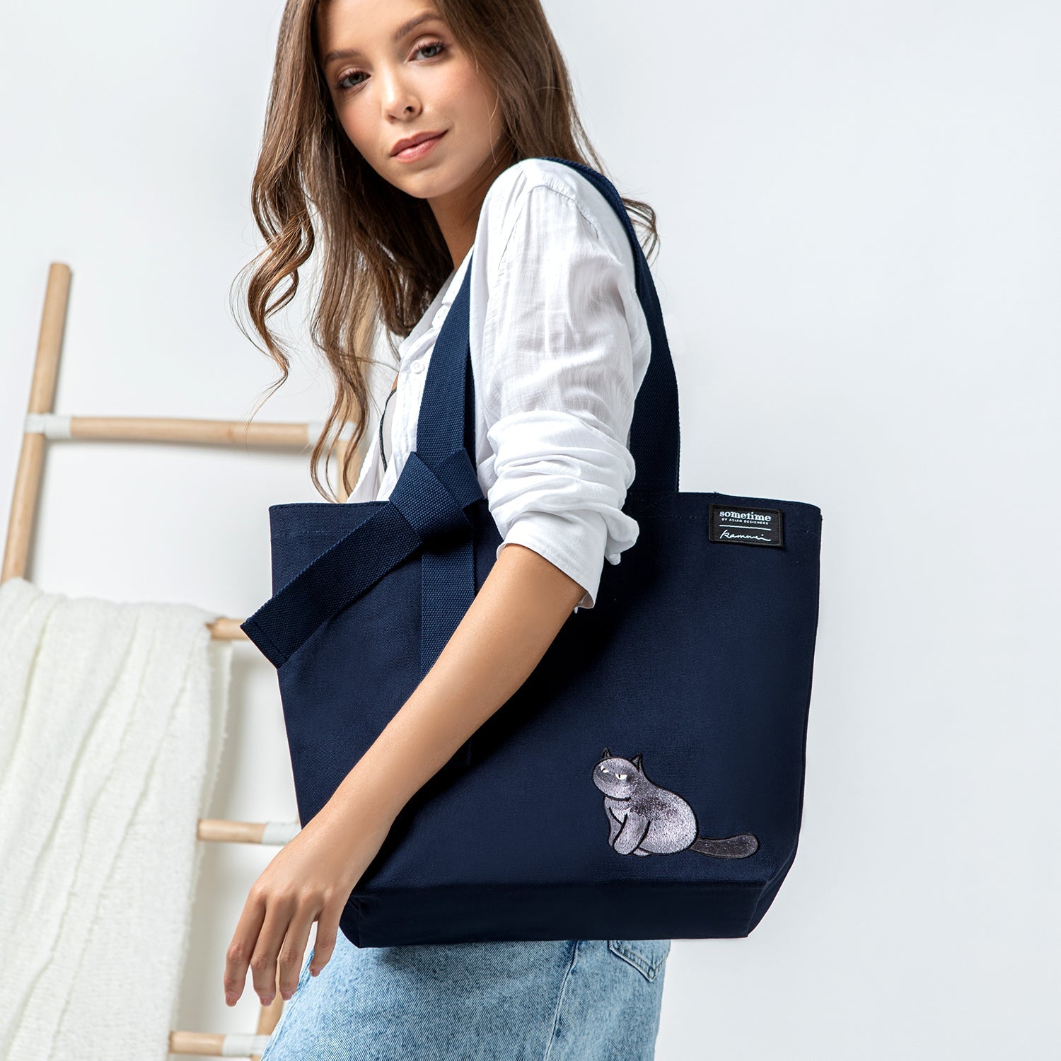 Furry Knot 37 - Navy